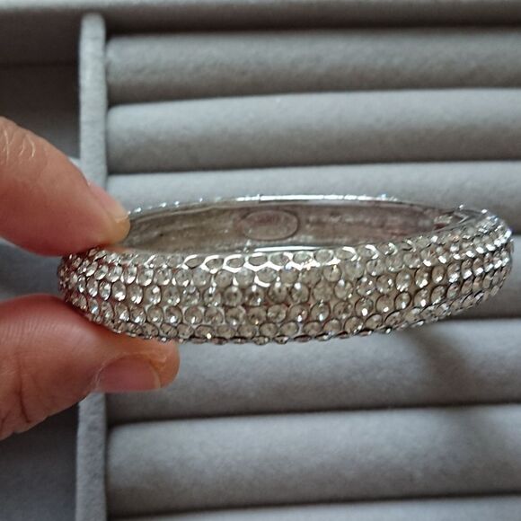 Jarin made in USA crystals bangle - Picture 8 of 10